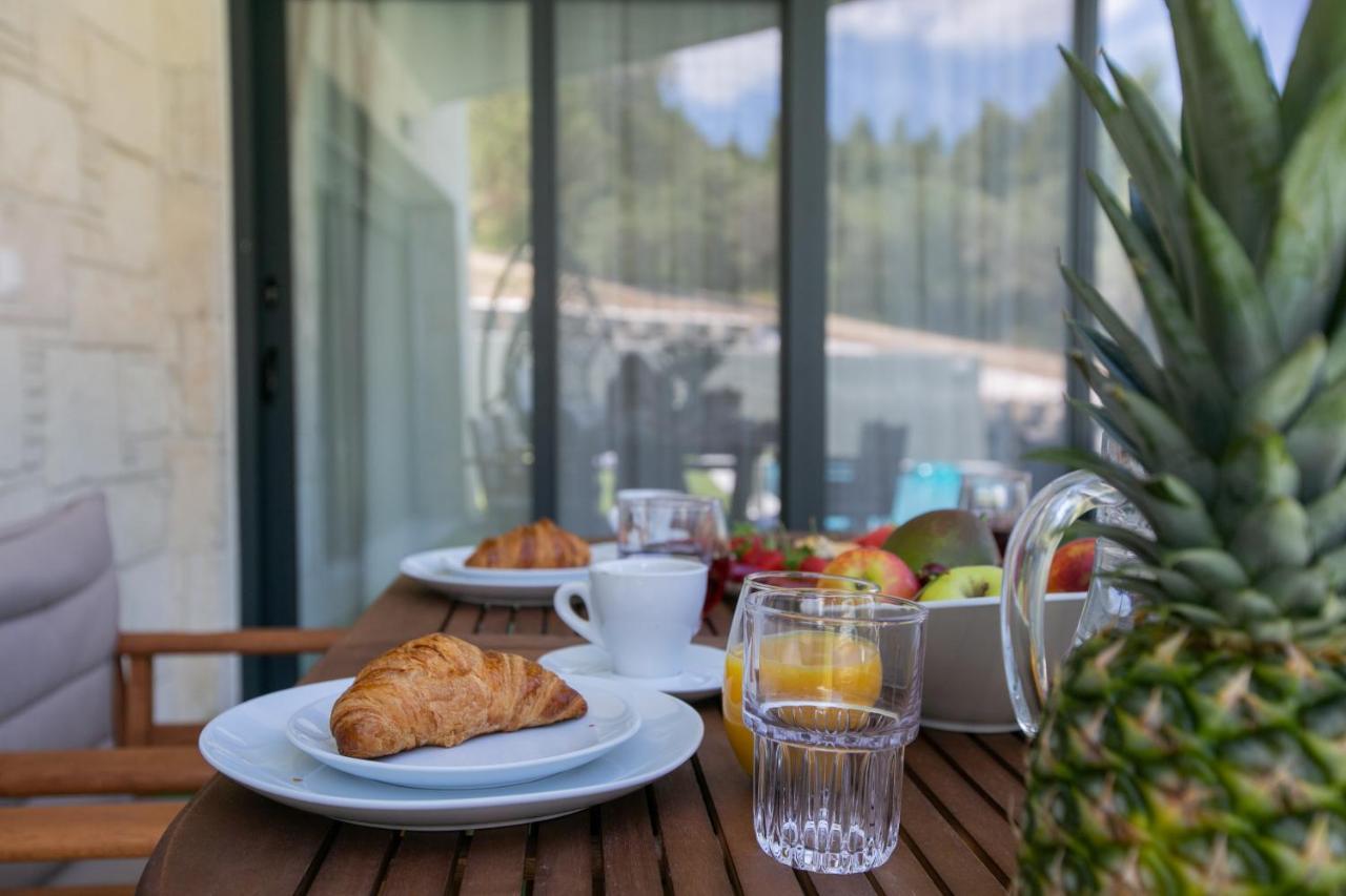 The Euphoria Club Luxury Villas Пефкохори Екстериор снимка